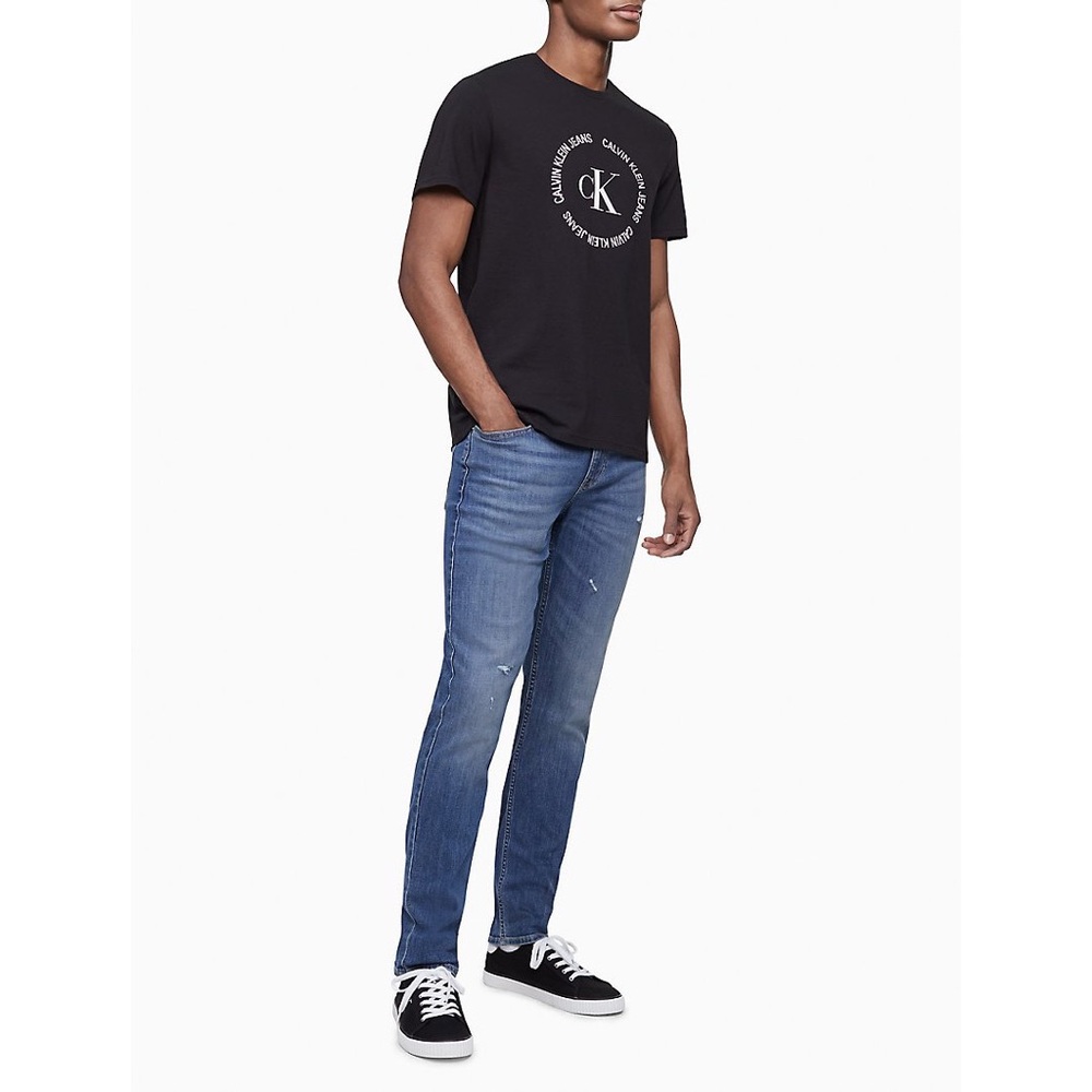 Calvin Klein Circle Monogram Logo Crewneck T-Shirt - Picture 2 of 7